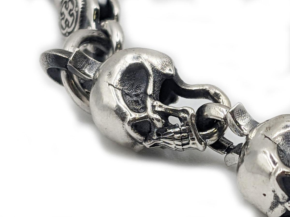 Браслет серебряный Skulls AZB-041