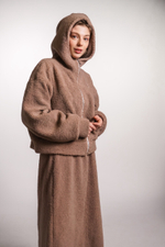 Худи на молнии укороченная из плюшевой ткани, какао