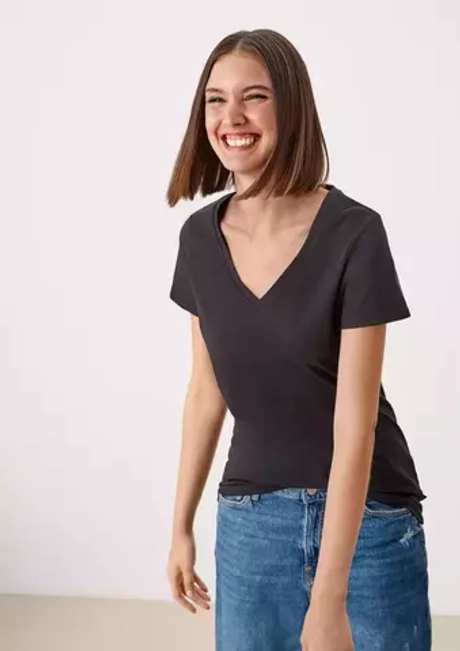 Футболка с V-образным вырезом s.Oliver