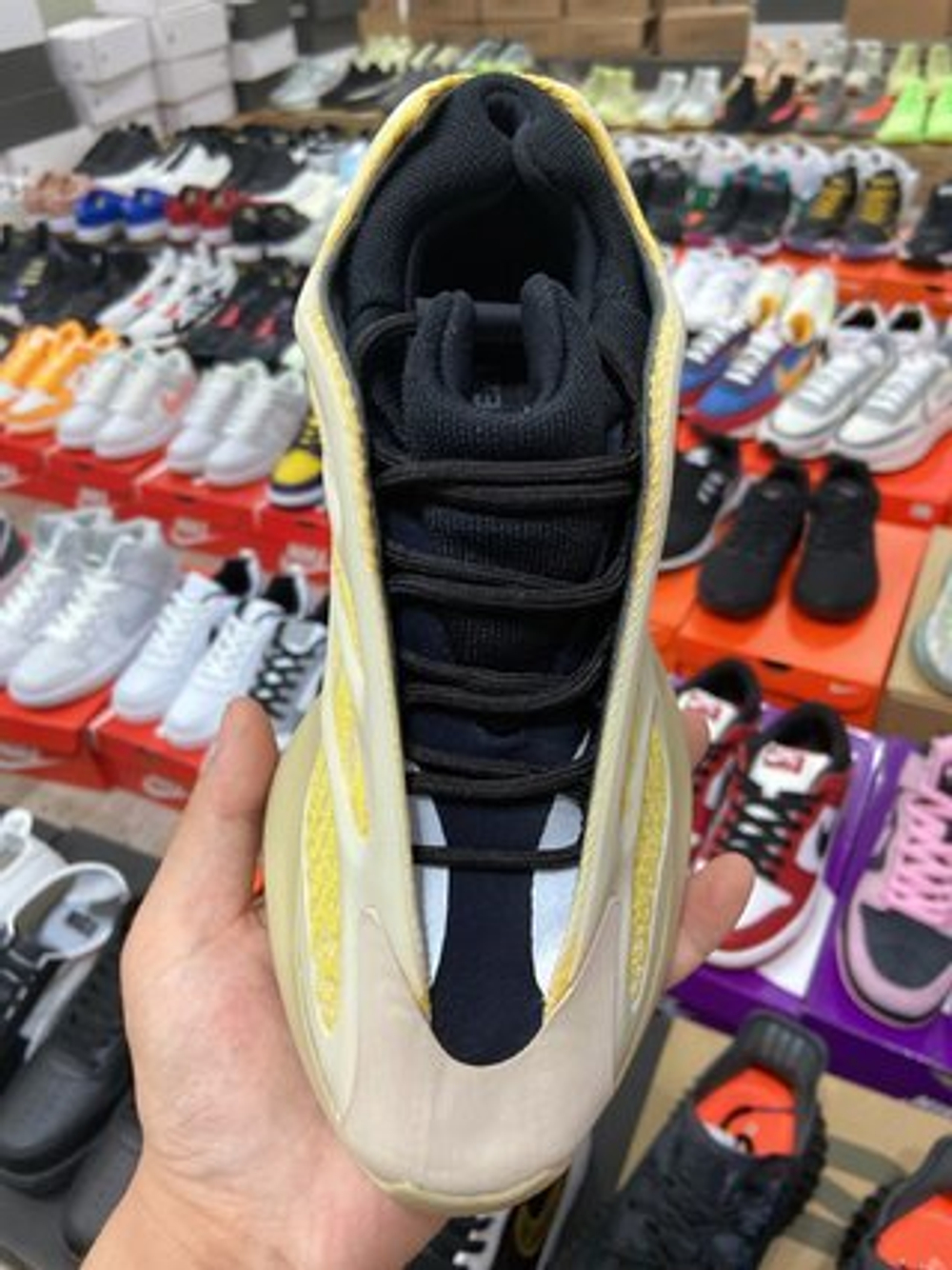 adidas Yeezy 700 V3 "Safflower"