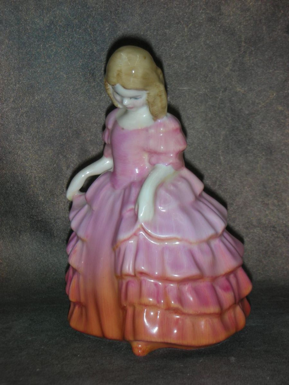 Статуэтка. Фарфор. Дама Роза. Royal Doulton. Англия
