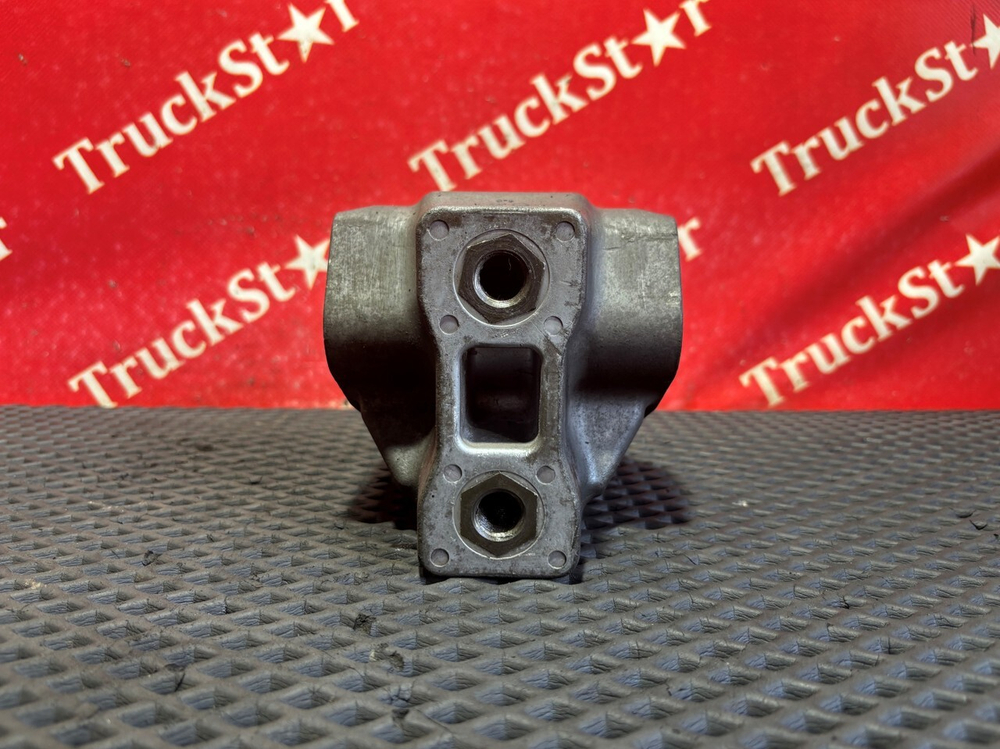 Подушка двигателя передняя 2018г.