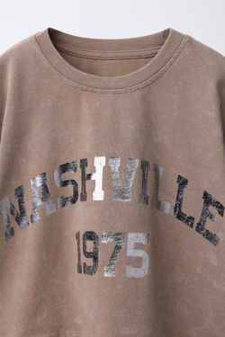 ZARA ФУТБОЛКА СО СВЕРКАЮЩИМИ ЗВЕЗДАМИ, ЗЕМЛЯНОЙ