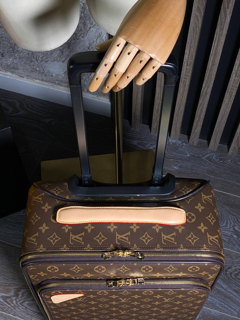 Чемодан Louis Vuitton