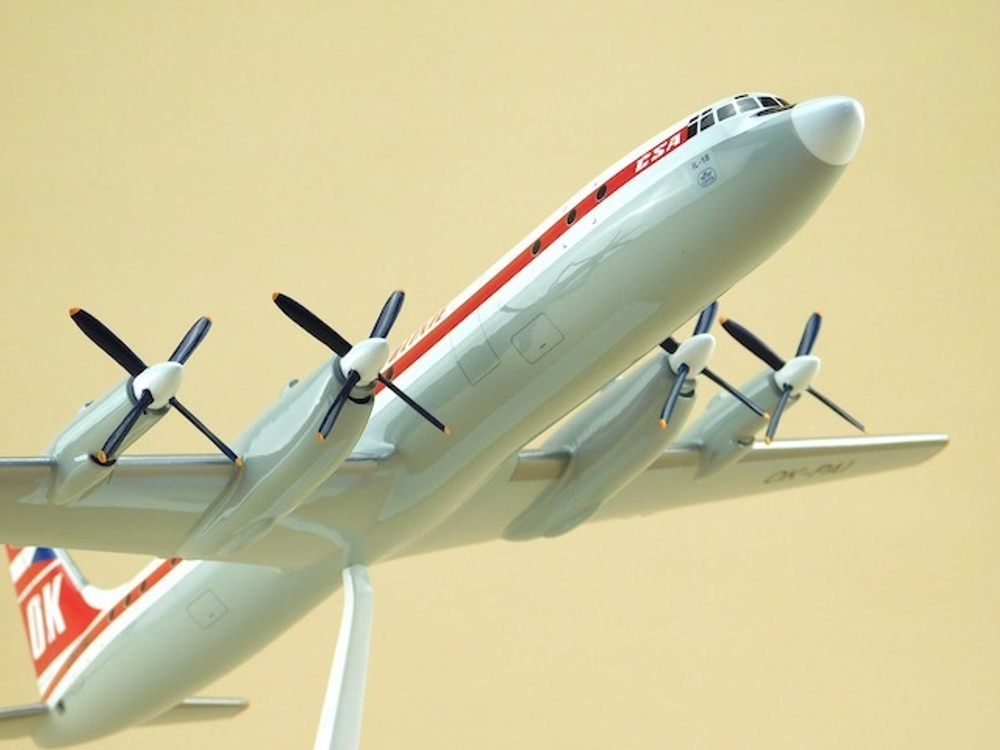 Модель самолета Ил-18 (М1:100, Ceskoslovenske aerolinie)