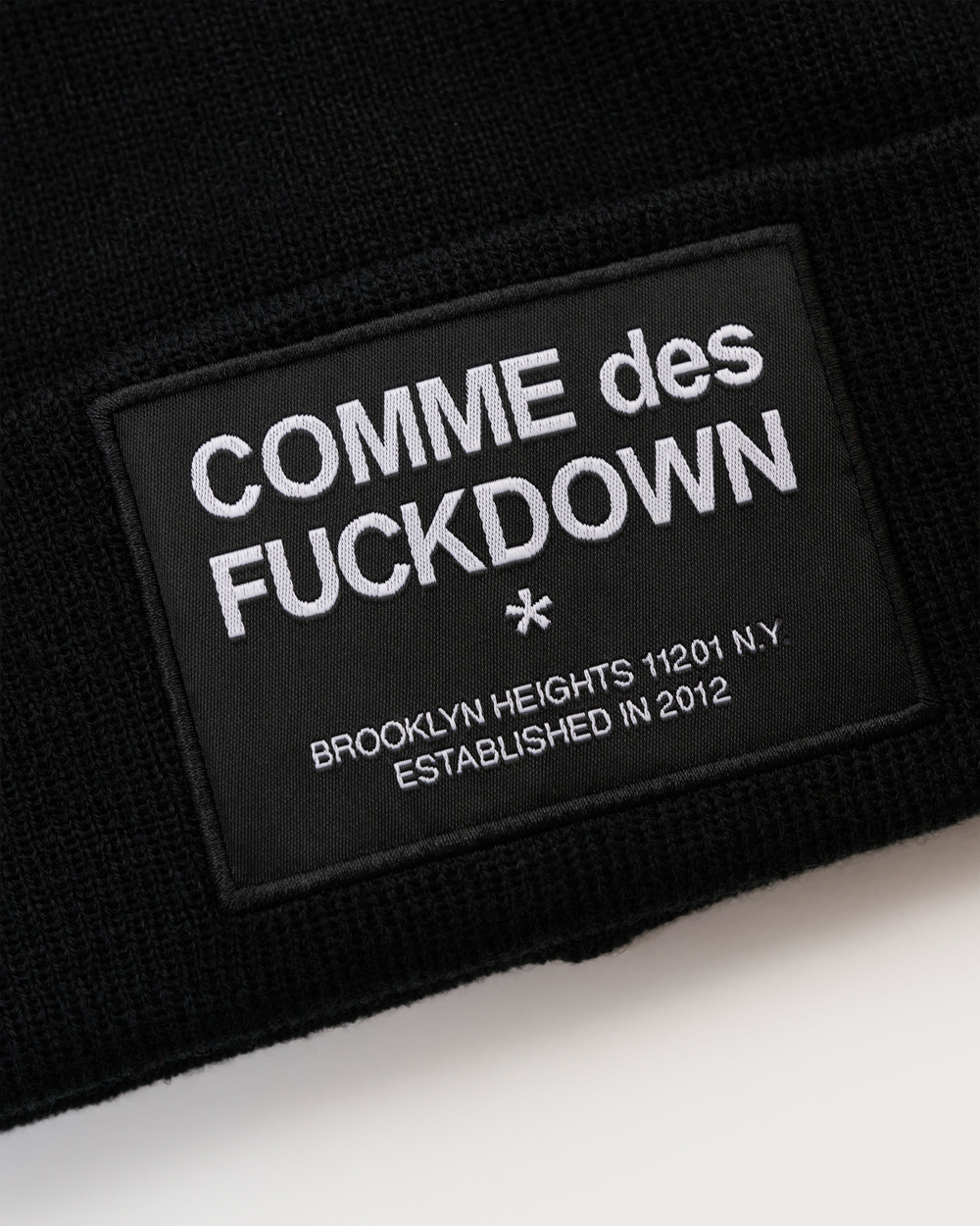 COMME DES FUCKDOWN ШАПКА ЧЕРНАЯ