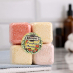 Набор из 4 бомбочек для ванны Сладкий десерт с ароматом печенья, ванили, клубники и банана