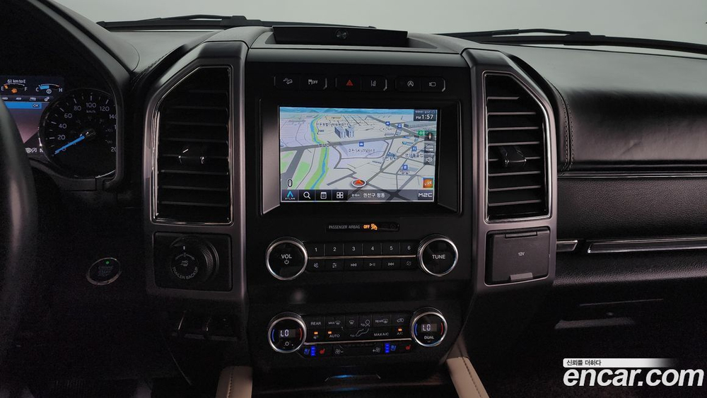 Ford Expedition Platinum 4WD (04.2021)