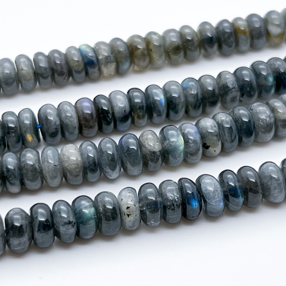 Лабрадор, размер около 8*4 мм, цена за 24-25 шт (1/4 нити)