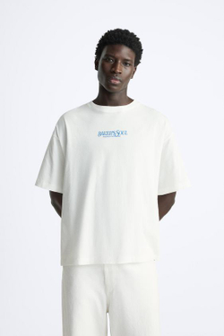 ZARA ФУТБОЛКА С КОНТРАСТНЫМ ПРИНТОМ, БЕЛЫЙ