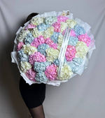 Воздушный букет с гортензиями