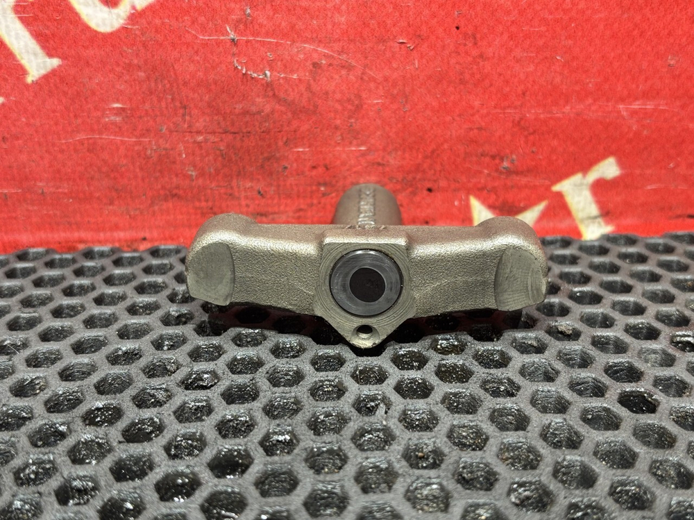 Коромысло клапана 2021г.