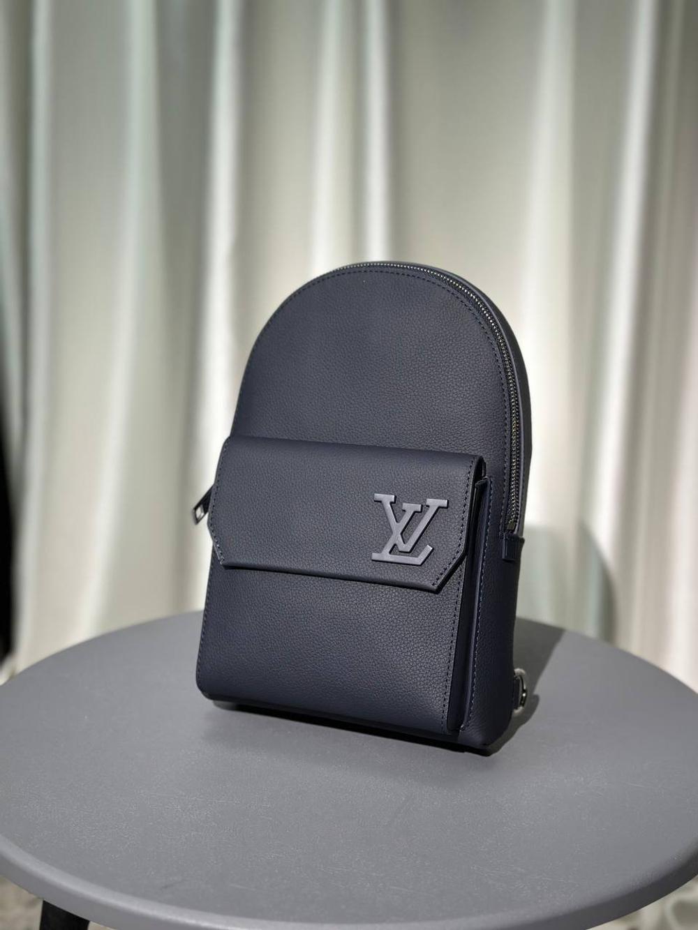 Сумка-слинг Louis Vuitton, арт. 475157660