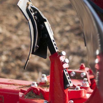 Шланги, гидроцилиндры, рамы  на технику Gregoire Besson