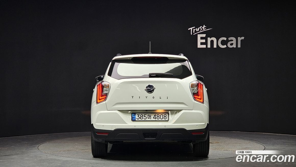 KG Mobility (Ssangyong) Very New Tivoli Бензин 1.5 2WD (11.2020)