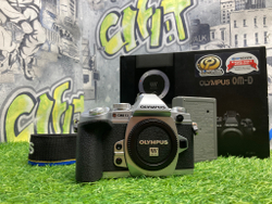 Olympus OM-D E-M1 Silver 5000 кадров