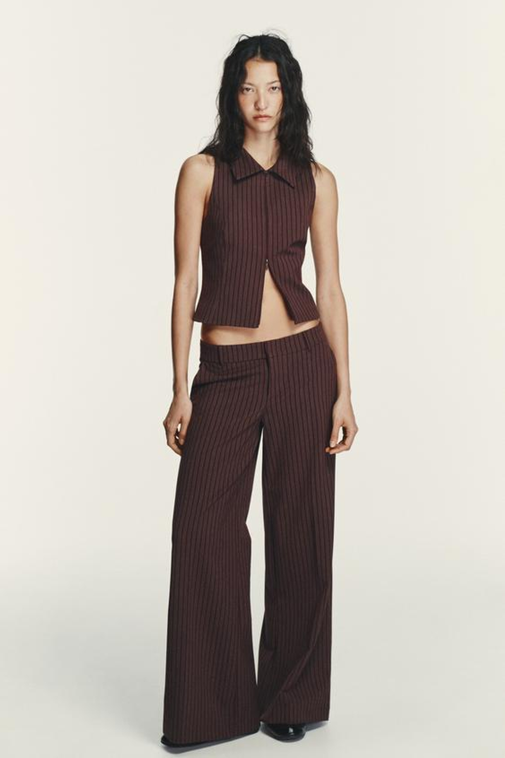 ZARA РАСКЛЕШЕННЫЕ БРЮКИ В ПОЛОСКУ С НИЗКОЙ ПОСАДКОЙ, КОРИЧНЕВЫЙ/ЭКРЮ