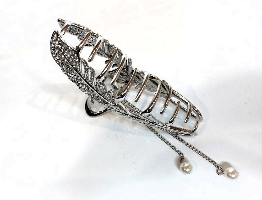 Заколка-краб для волос "Перо" Цвет серебро.