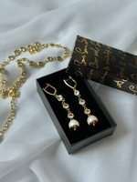 Серьги с белым жемчугом и цирконами Bezel, оттенок золото