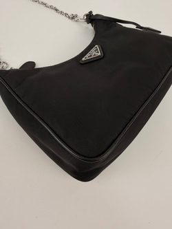 Сумка Prada Re-Edition