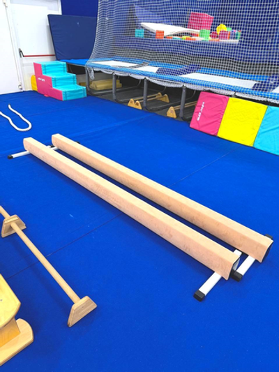 Бревно гимнастическое напольное обшитое искуственной кожей - 5м