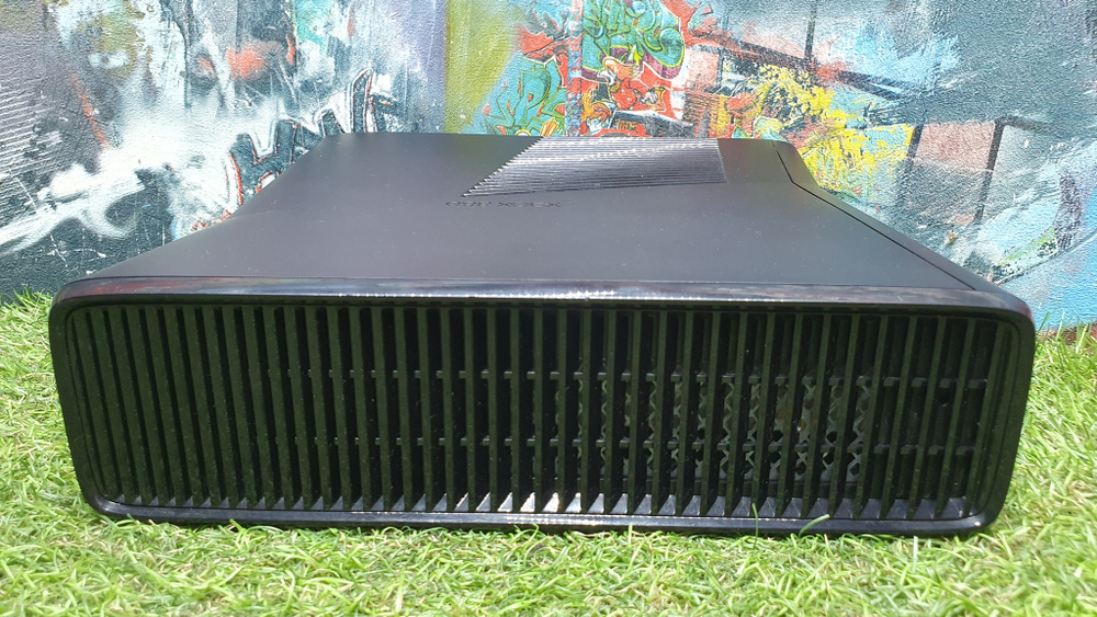 Игровая приставка Microsoft Xbox 360 S 250 ГБ HDD