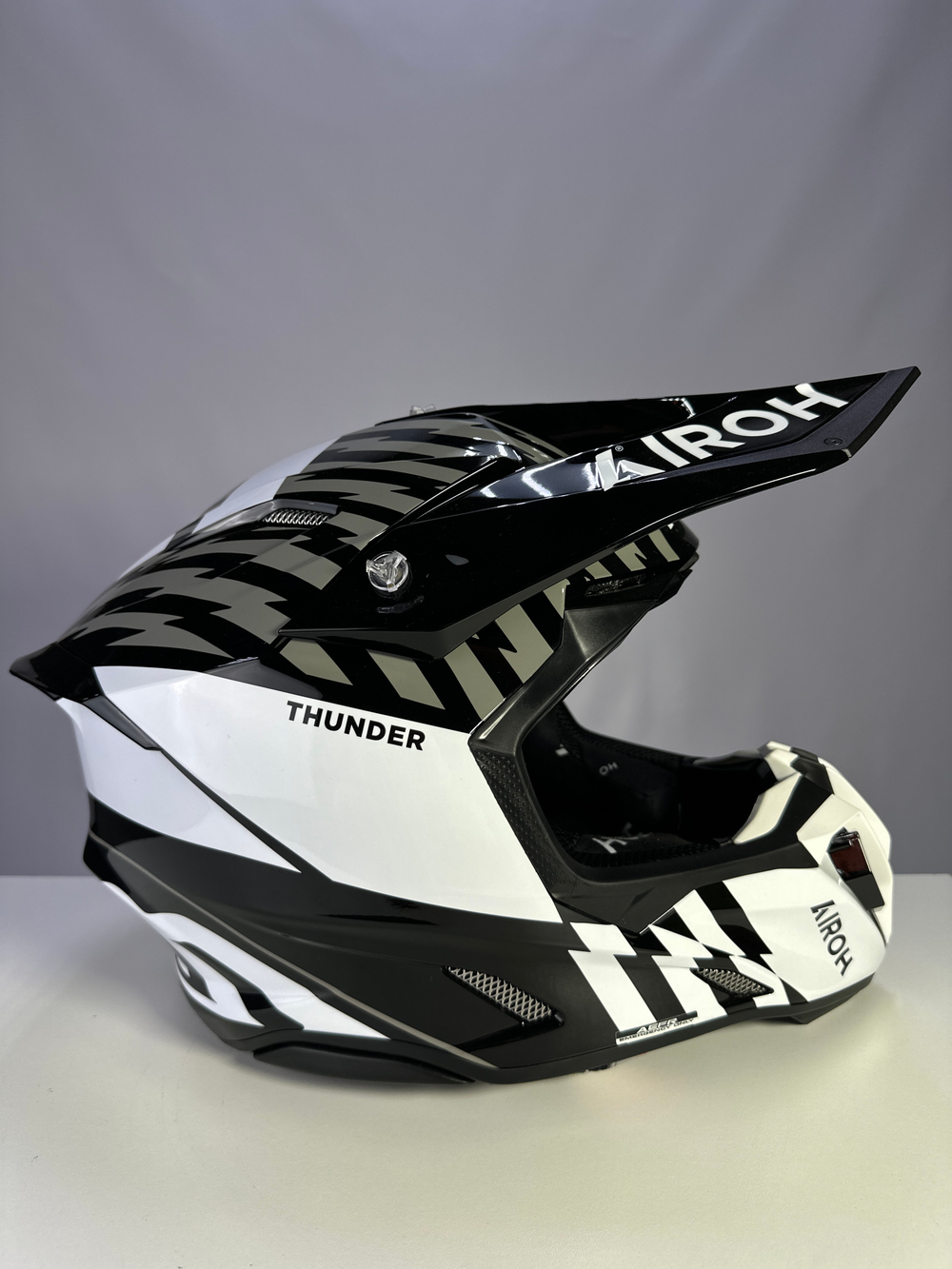 Шлем Airoh TWIST 3 THUNDER Black/White Glossy, L