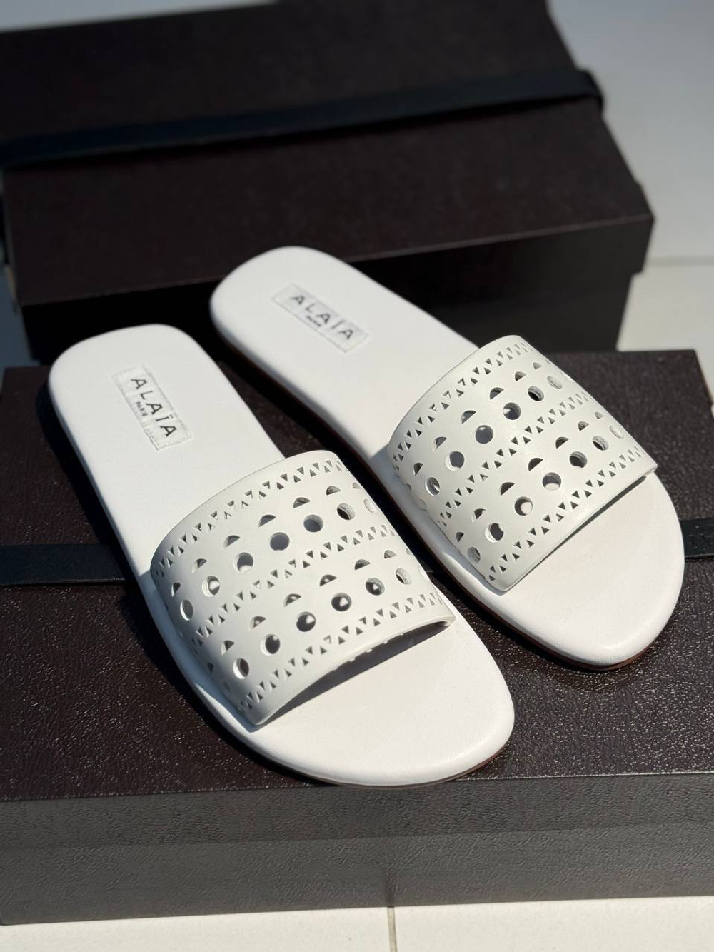 Шлепанцы Alaia