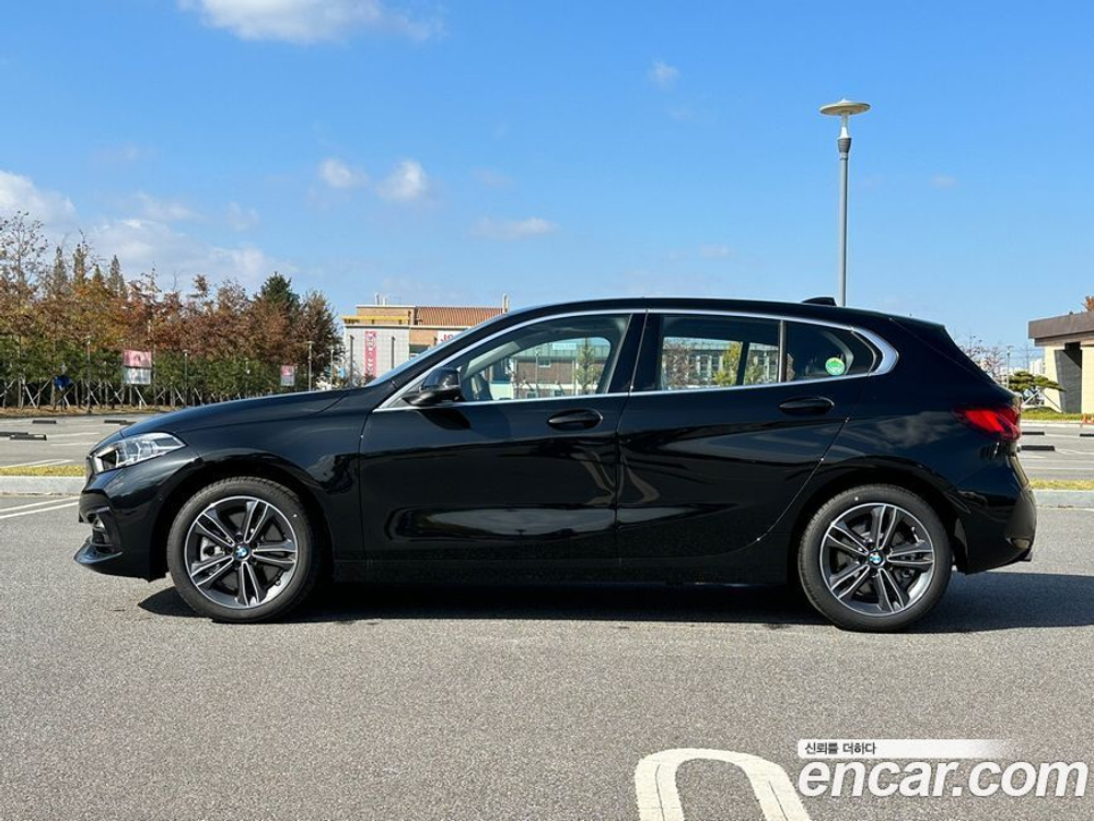 BMW 1 Series (F40) 120i Sports (09.2023)
