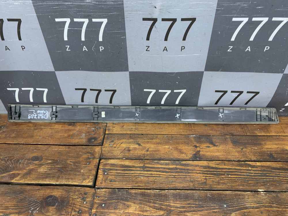 Накладка двери передней правой Hyundai Creta 2 (SU2) 21-нв Б/У Оригинал 87722BW000