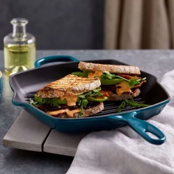 Le Creuset Чугунная сковорода-гриль глубиной 26 см.