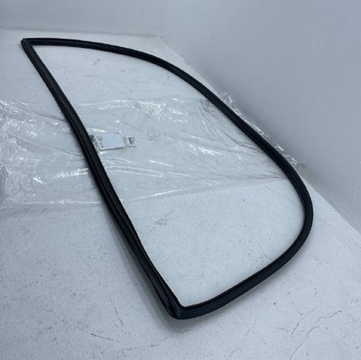 Уплотнитель лобового стекла 56121-60110 5612160110