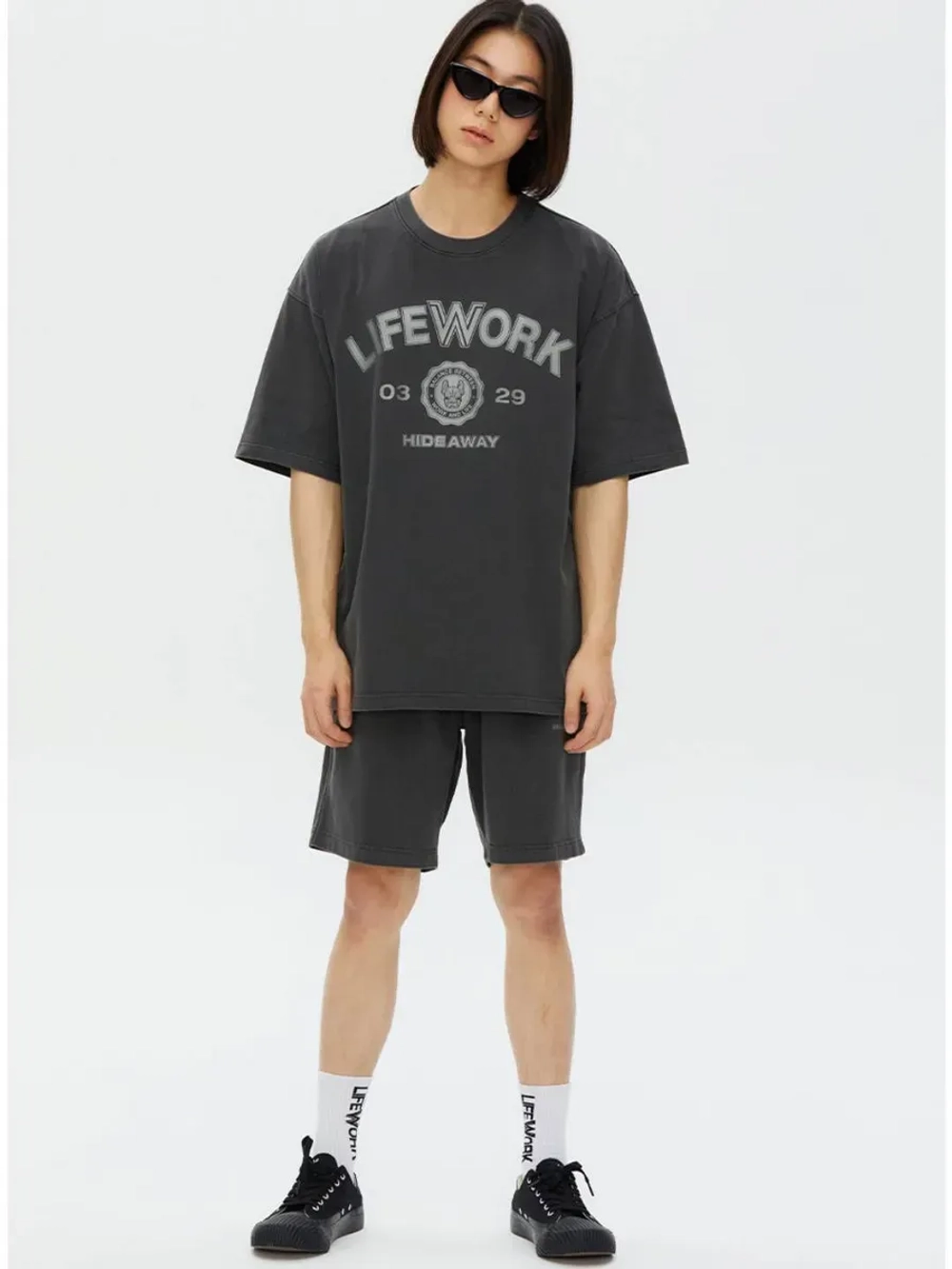 Базовые пигментные шорты с принтом логотипа