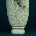 Нефритовая ваза с крышкой