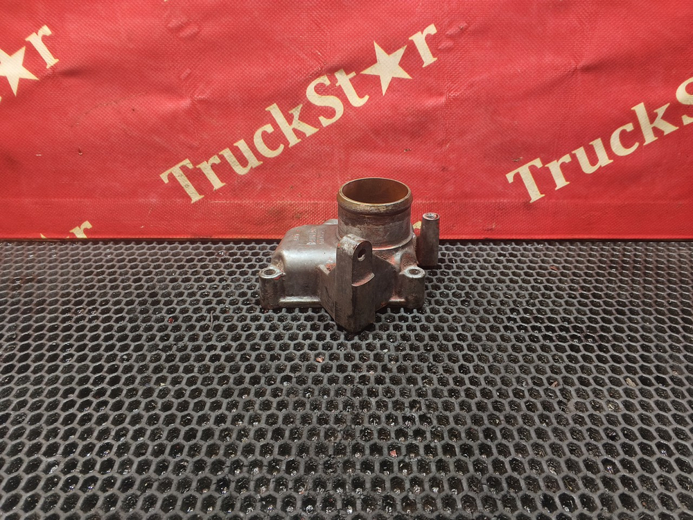 Фланец двигателя системы охлаждения