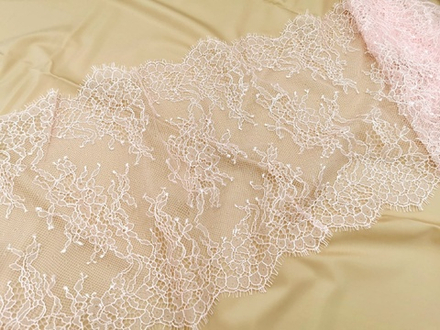 Кружево шантильи, с ресничками, 22 см, светло-розовое, купон, SK-3308