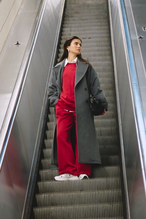 Свитшот с велюровым эффектом 