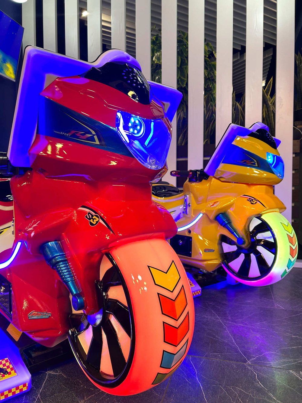 Детский игровой автомат «Безумные мотогонки»