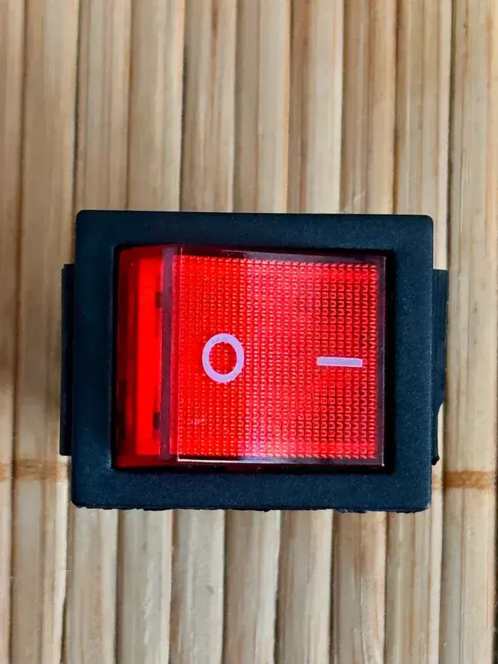 Красная кнопка тумблер выключатель, с подсветкой 16A-220V, KCD4-101/4PN, 1 штука