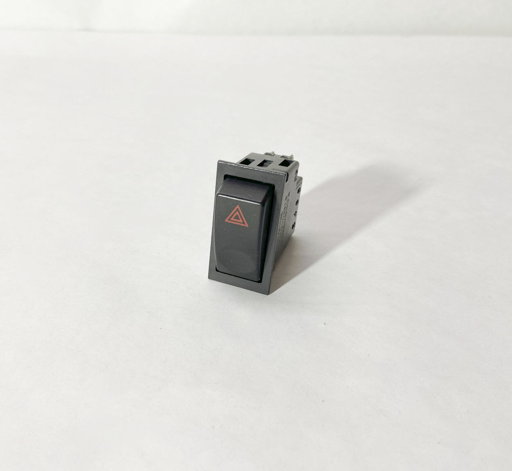 Выключатель (клавиша) аварийной сигнализации FOTON 1093, 1099 1B22037321012