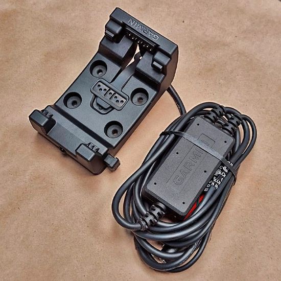 Garmin Montana 700, 750 держатель AMPS с питанием и аудио (010-12881-08)