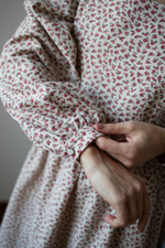 Платье Скарлетт из фланели для беременных и кормящих мам, Кремовый с розовыми цветами