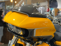 Harley-Davidson CVO Road Glide Limited (Hightail Yellow Pearl)