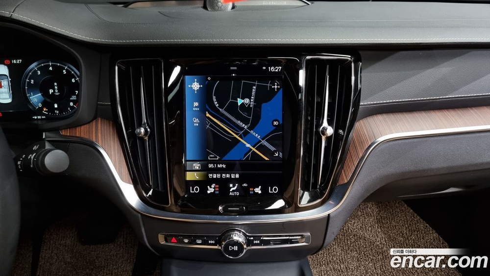 Volvo S60 3 Generation B5 Inscription (10.2021)