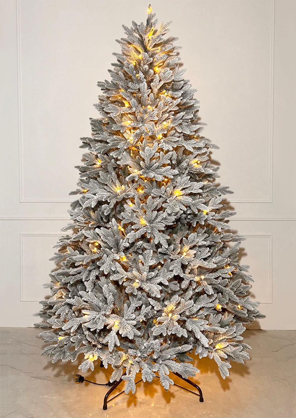 Заснеженная елка с гирляндой встроенной «Изумрудная» (Литая хвоя) 185 см / 1,85 м