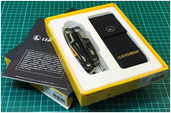 Мультитул пассатижи LEATHERMAN Signal (832265) с чехлом черный/желтый