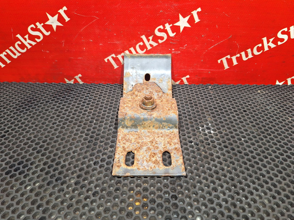 Кронштейн крыла заднего 2018г.