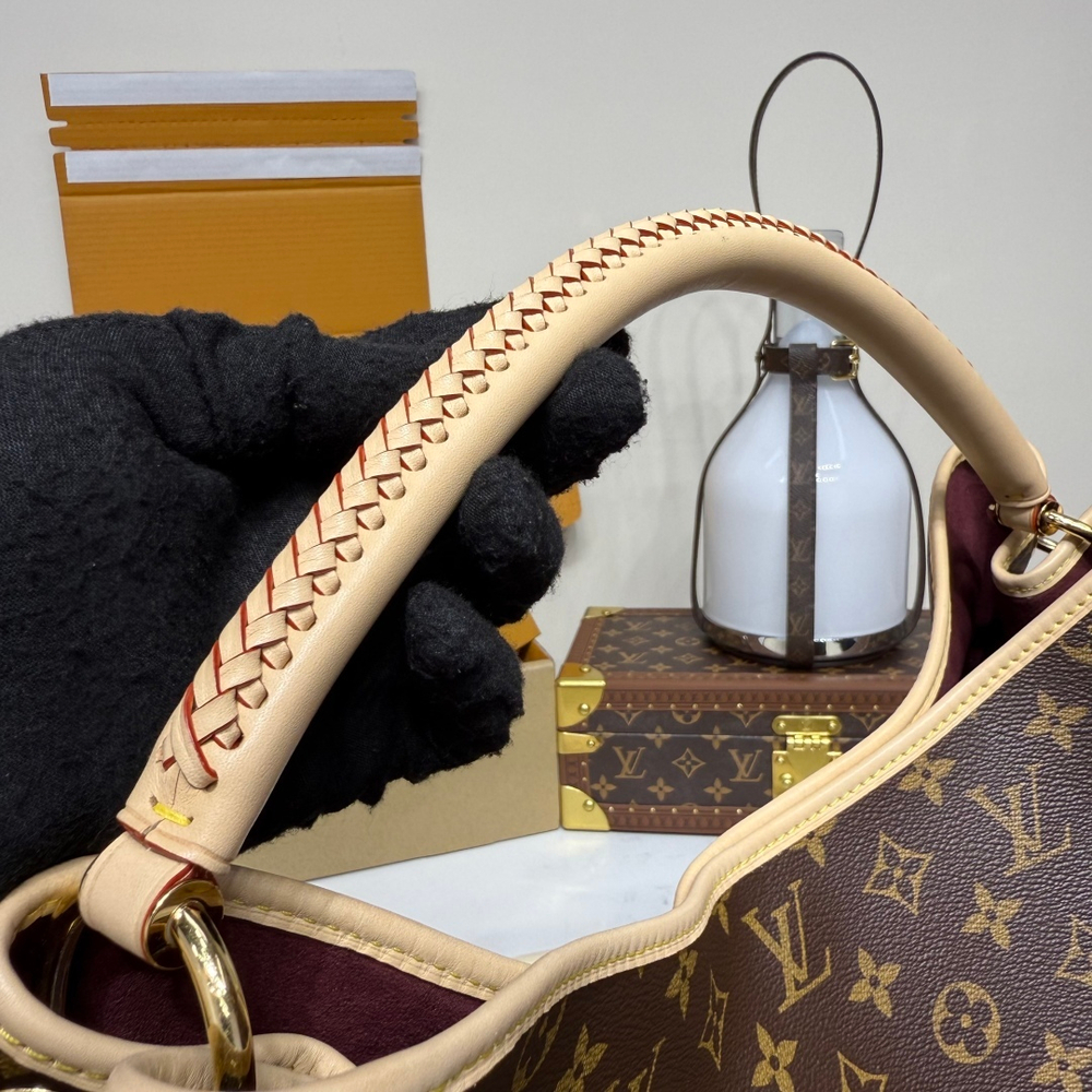 Louis Vuitton Again