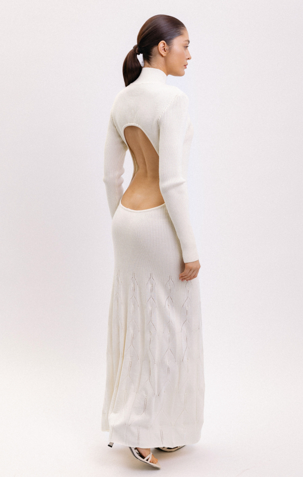 Платье с открытой спиной