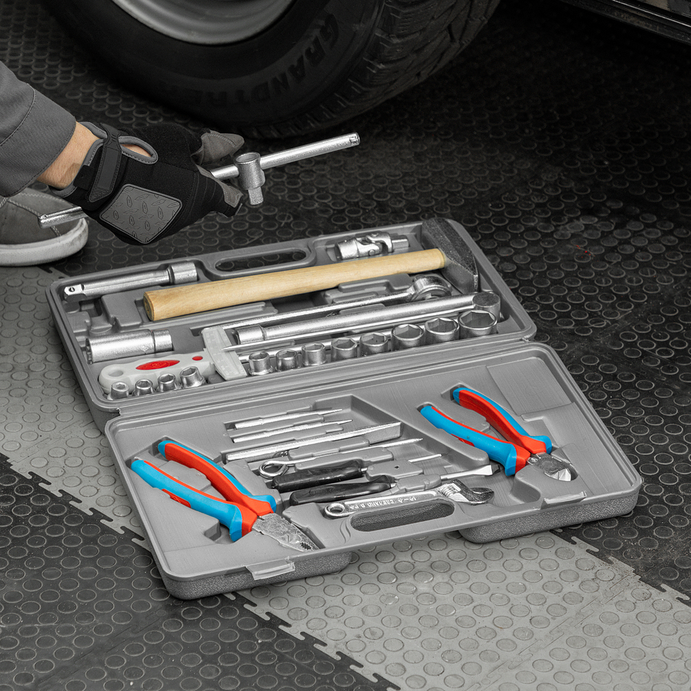 Набор слесарно-шоферского инструмента "Универсал-2", пластиковый бокс (НИЗ)